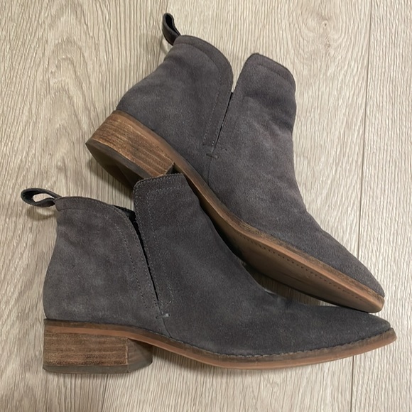 Dolce Vita Tessey Boots - Picture 3 of 7